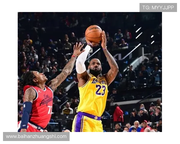 詹姆斯领衔湖人逆转战胜勇士 进攻火力全开扭转局势